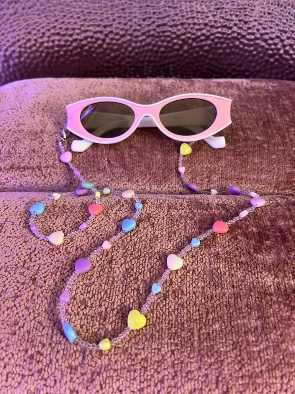 Retro Pink Cat-Eye Sunglasses with Colorful Pastel Heart Beaded Strap